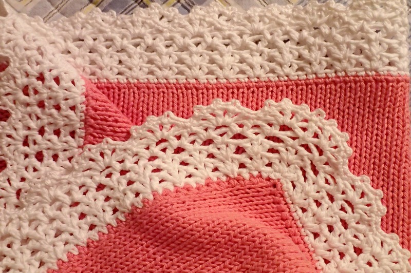 4 semplici passaggi su come aggiungere un bordo a una coperta lavorata a maglia