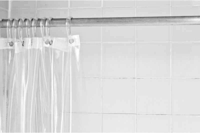 6 semplici fai-da-te su come mantenere pulite le tende da doccia