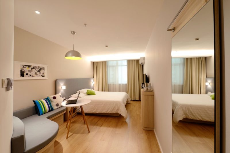 Come controllare le camere d'albergo per le cimici dei letti? 3 consigli facili!