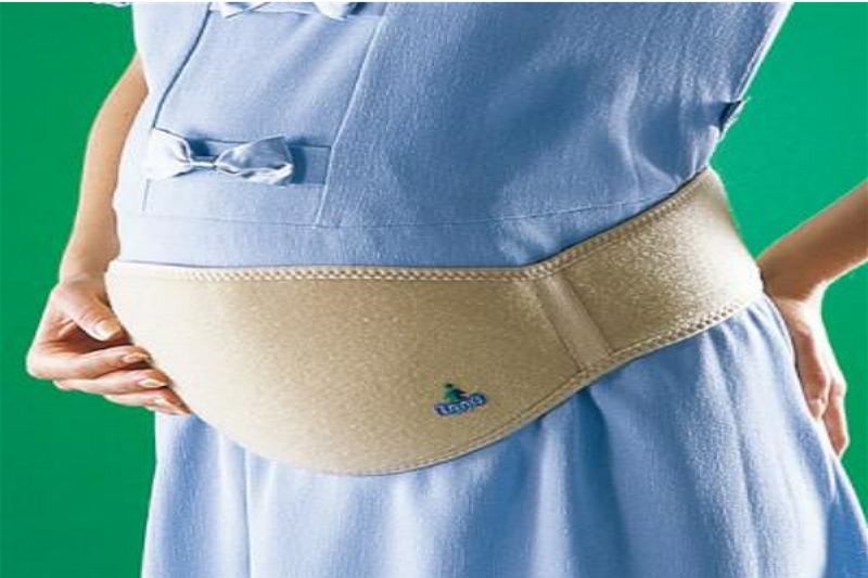 La tua guida dettagliata su come indossare una cintura di sostegno per la maternità