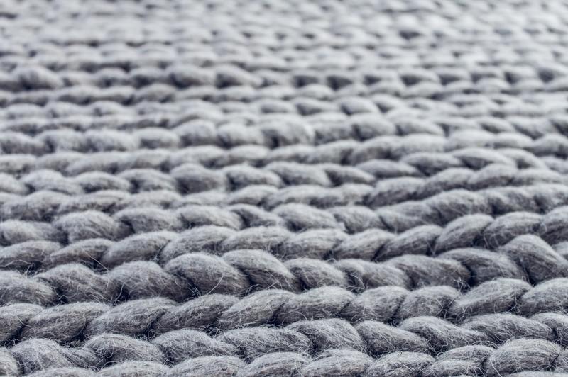 2 semplici metodi su come eliminare l'odore di muffa dal tappeto