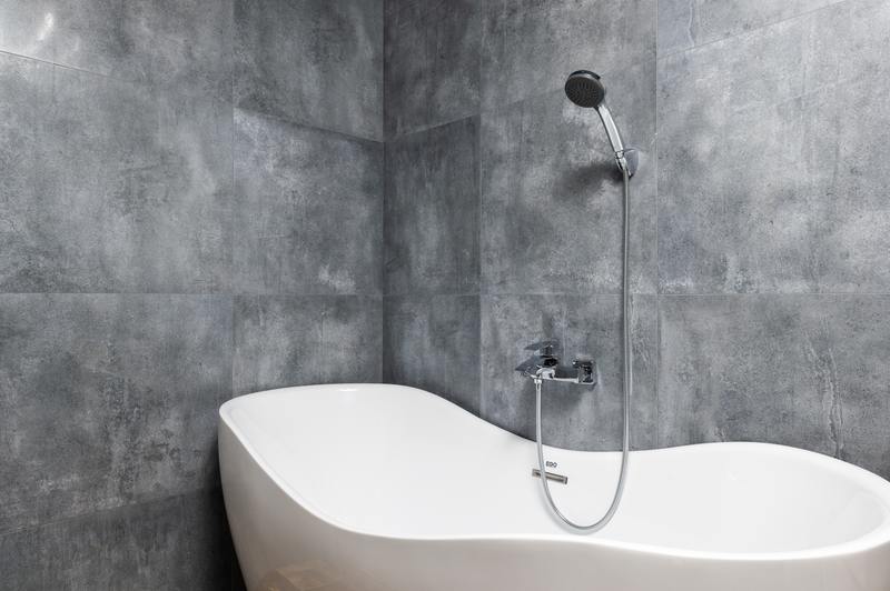 Come pulire la muffa dalla doccia in marmo: 6 semplici passaggi fai-da-te