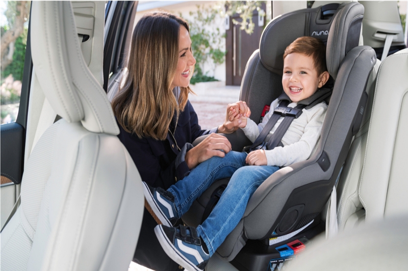 Quando il bambino diventa troppo grande per il seggiolino auto? Idee e suggerimenti