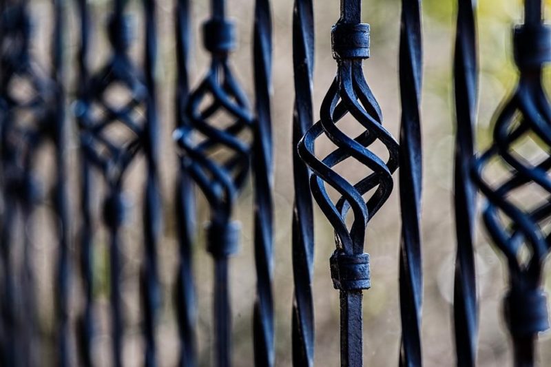 Come decorare una recinzione per un matrimonio: 3 idee creative