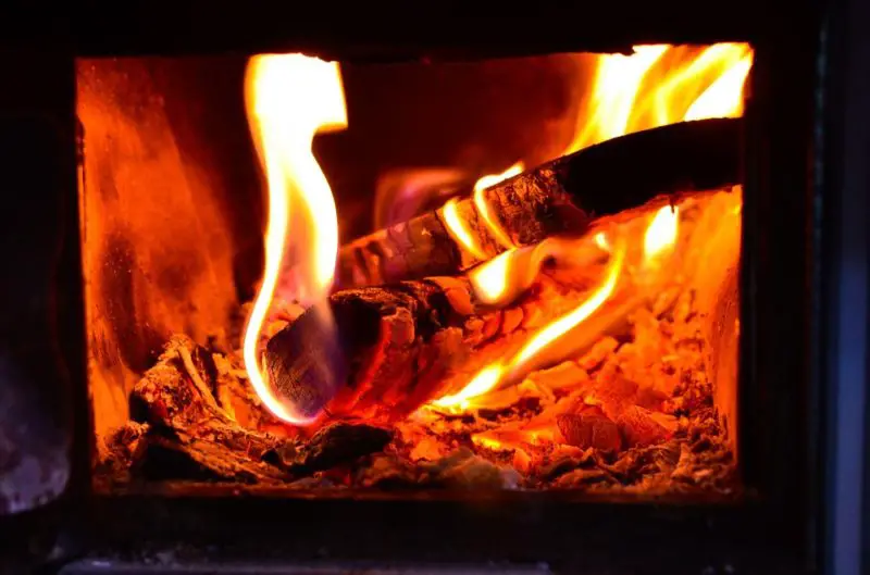 Come spostare il calore da una stufa a legna? 5 modi interessanti!