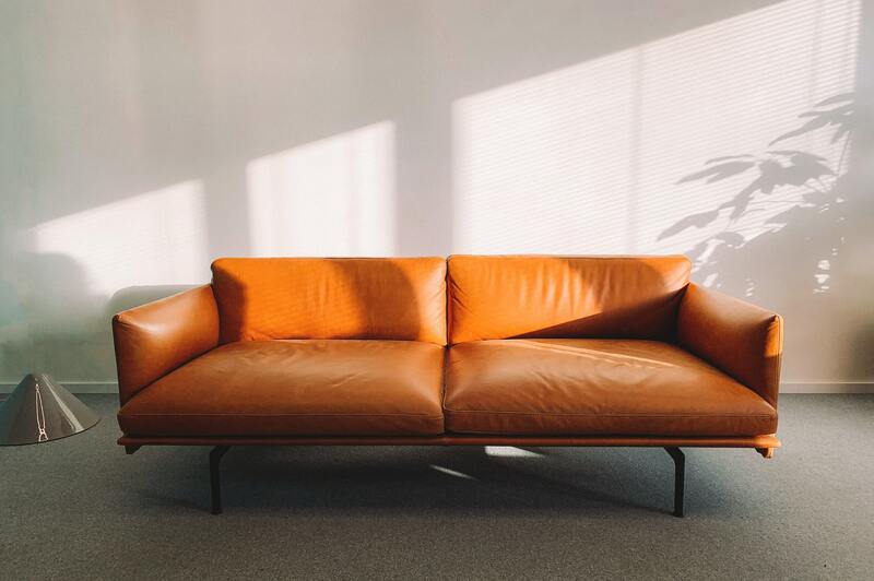 Quando sostituire il divano danneggiato dall'acqua: una guida utile